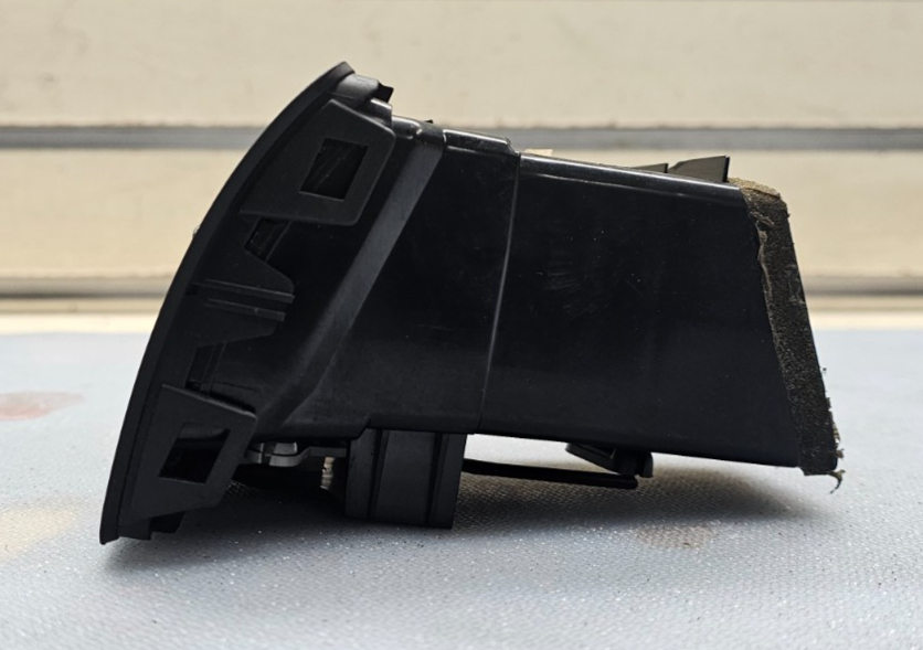 🔥05-10 VOLKSWAGEN JETTA FRONT CENTER DASH RIGHT PASSENGER AIR VENT HEATER BLACK