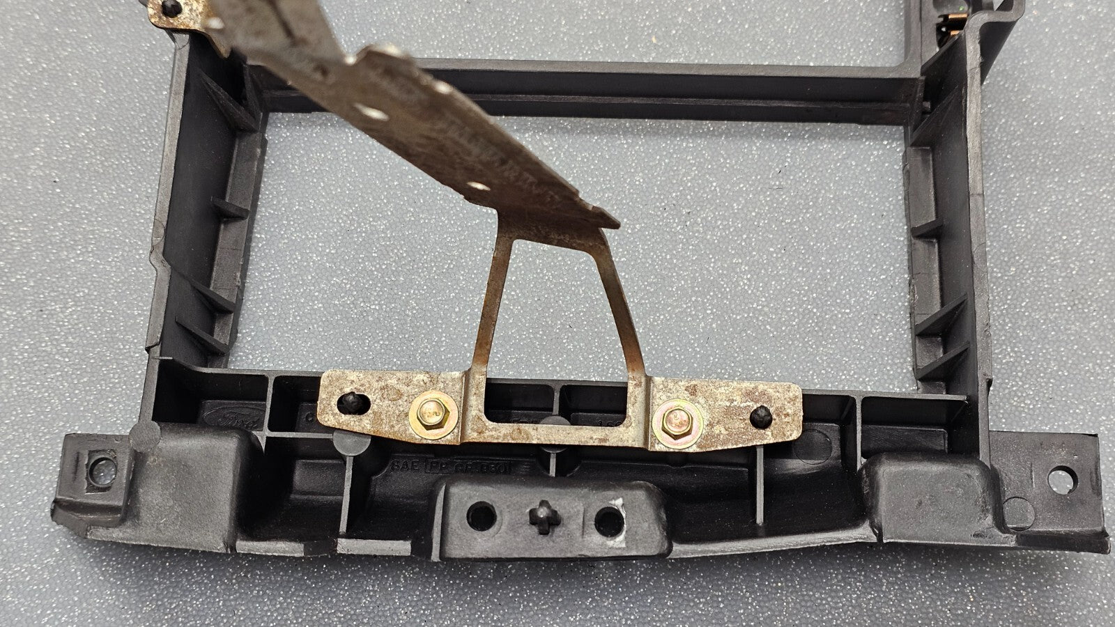 97-03 Ford F150 EXPEDITION DASH RADIO BEZEL HEATER CLIMATE CONTROL BRACKET BLACK