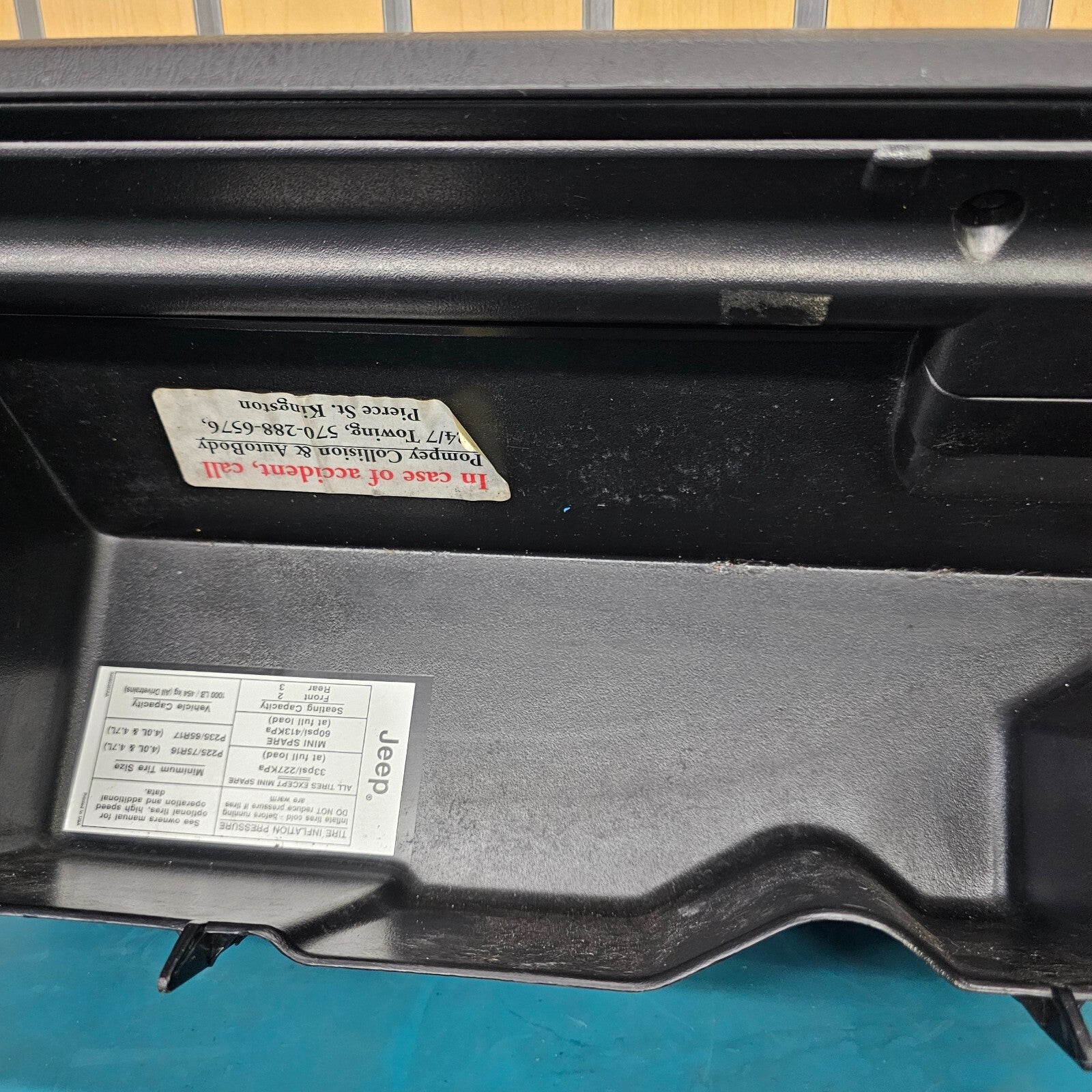 99-04 Jeep Grand Cherokee WJ Glove Box  Assembly Dash Agate storage Compartment