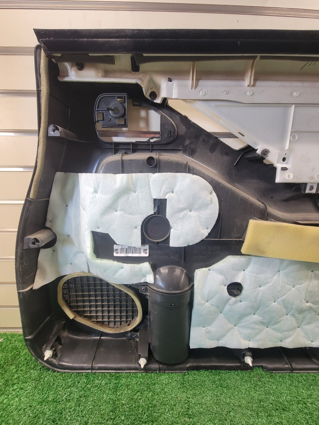 🔥2005 - 2012 Nissan Pathfinder Door Panel  Front Left [FL LH Driver] DARK GRAY