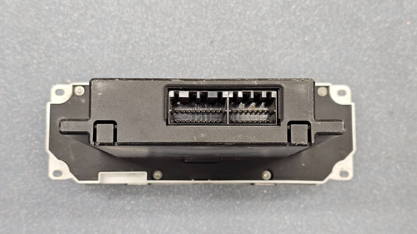 04-05 Mitsubishi Endeavor Dash AC Heater Climate Temperature Control Conditioner
