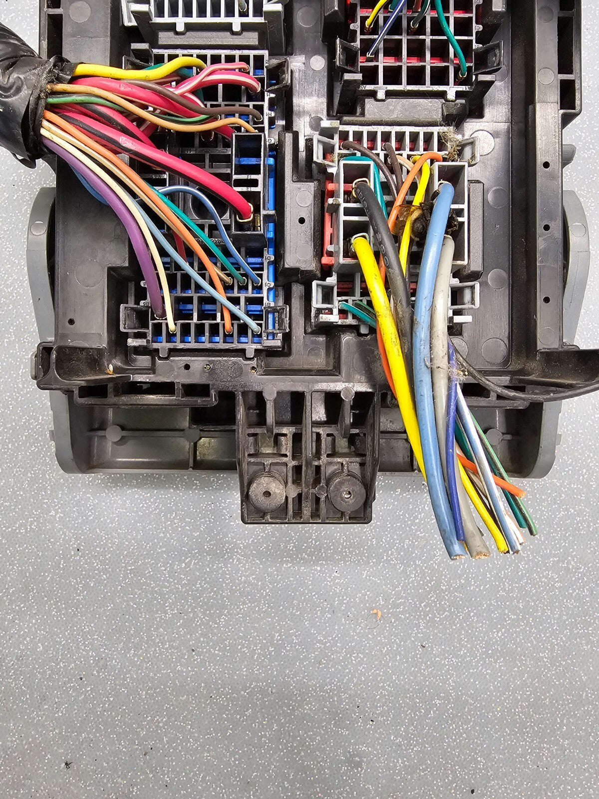 🔥10-13 Chevy Silverado GMC Sierra Fuse Box Relay Junction Power Module Unit OEM