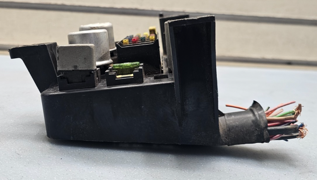 94-97 Dodge Ram Fuse Box Power Body Control Module Relay Under Dash Junction Box