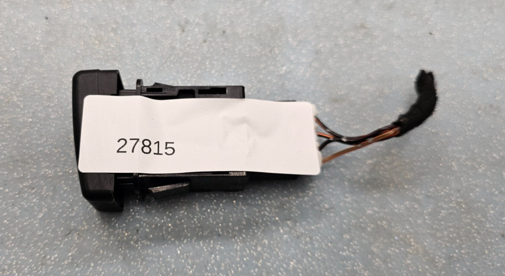 🔥04-09 Mazda3 Mazda 3 Hazard Warning Switch Emergency Flasher Light Assembly
