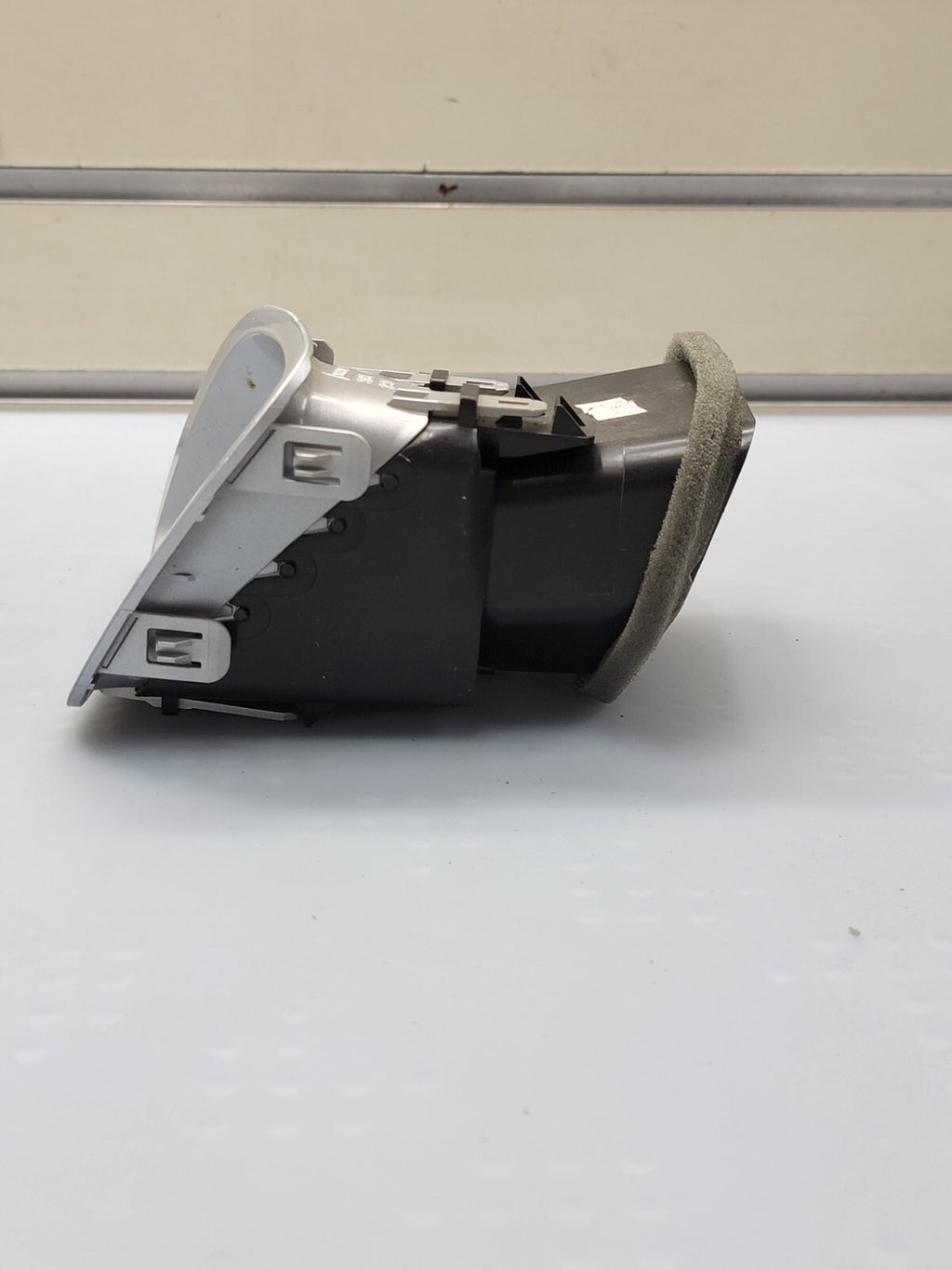 🔥10-17 Equinox Left Driver HVAC AC A/C Outer Dash Air Vent Heater SILVER VT31