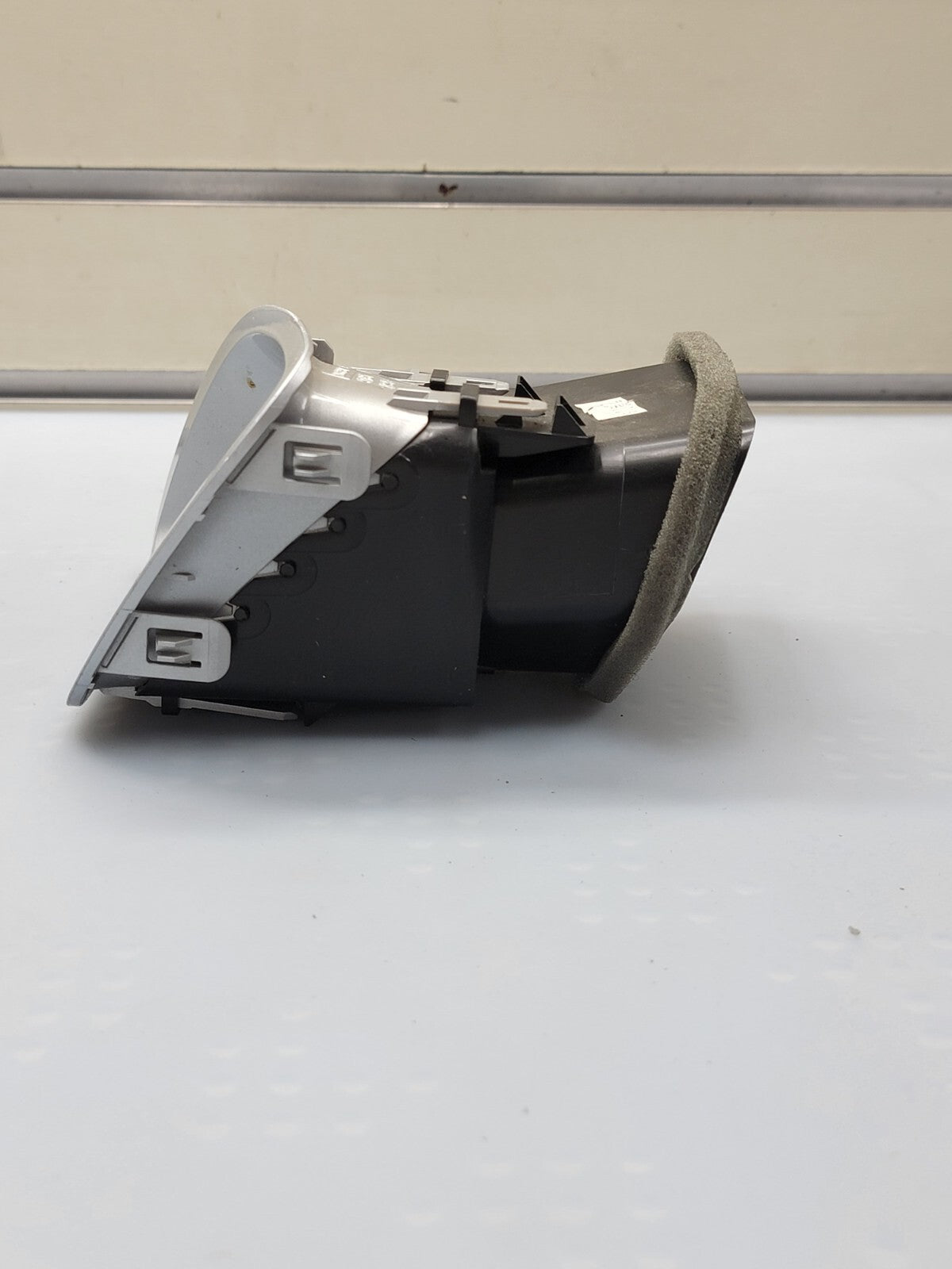 🔥10-17 Equinox Left Driver HVAC AC A/C Outer Dash Air Vent Heater SILVER VT31