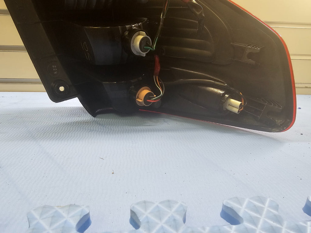 08-13 Suzuki SX4 Sedan Rear Right Passenger Tail Brake Stop Light Lamp Assembly