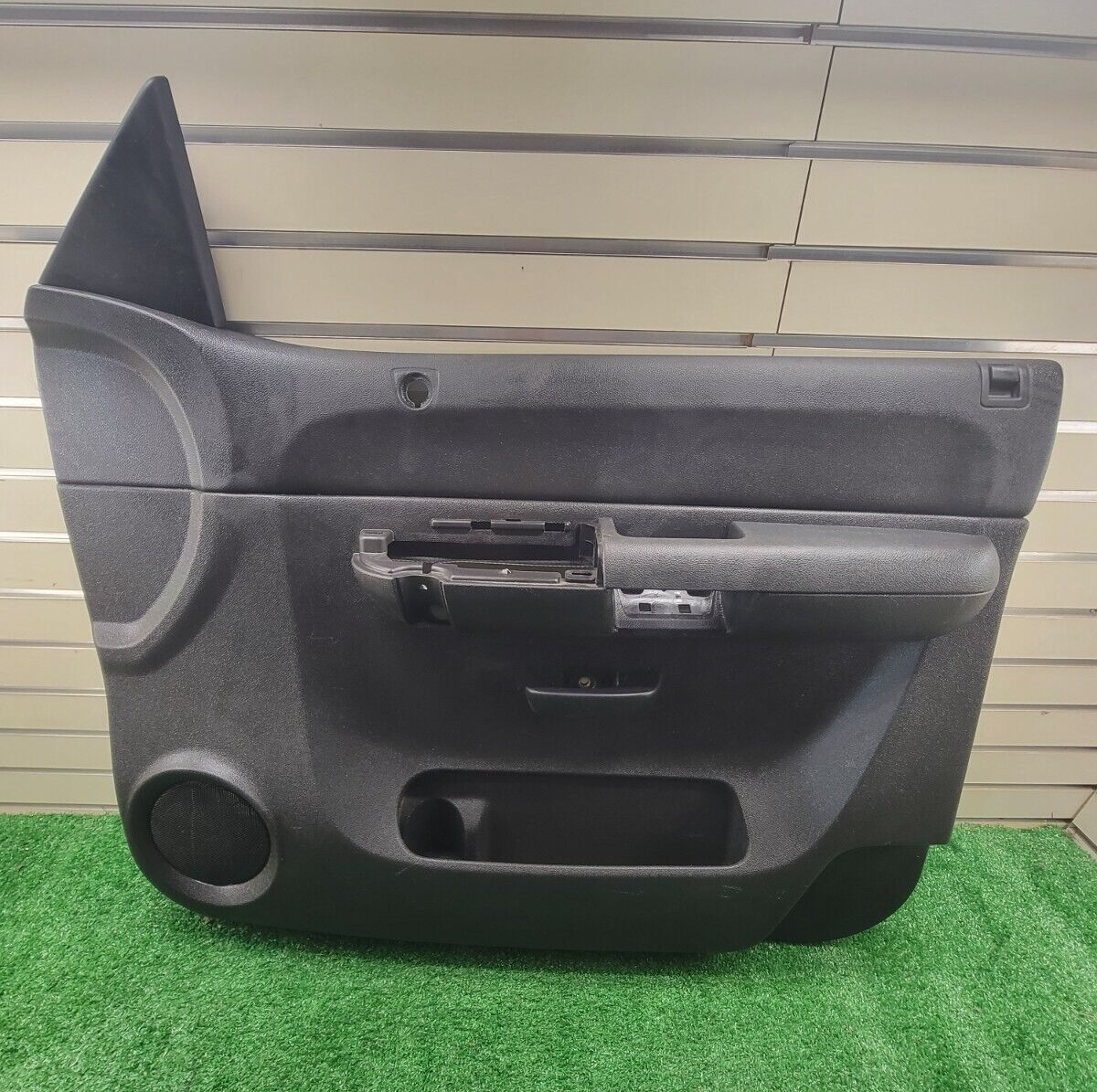 🔥07-09 Chevrolet Silverado GMC Sierra Door Panel right BLACK D19