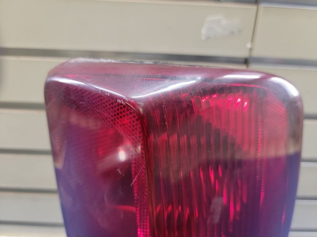🔥02-06 Cadillac Escalade Passenger RH Right Rear Tail Light Lamp (Tested) Notes