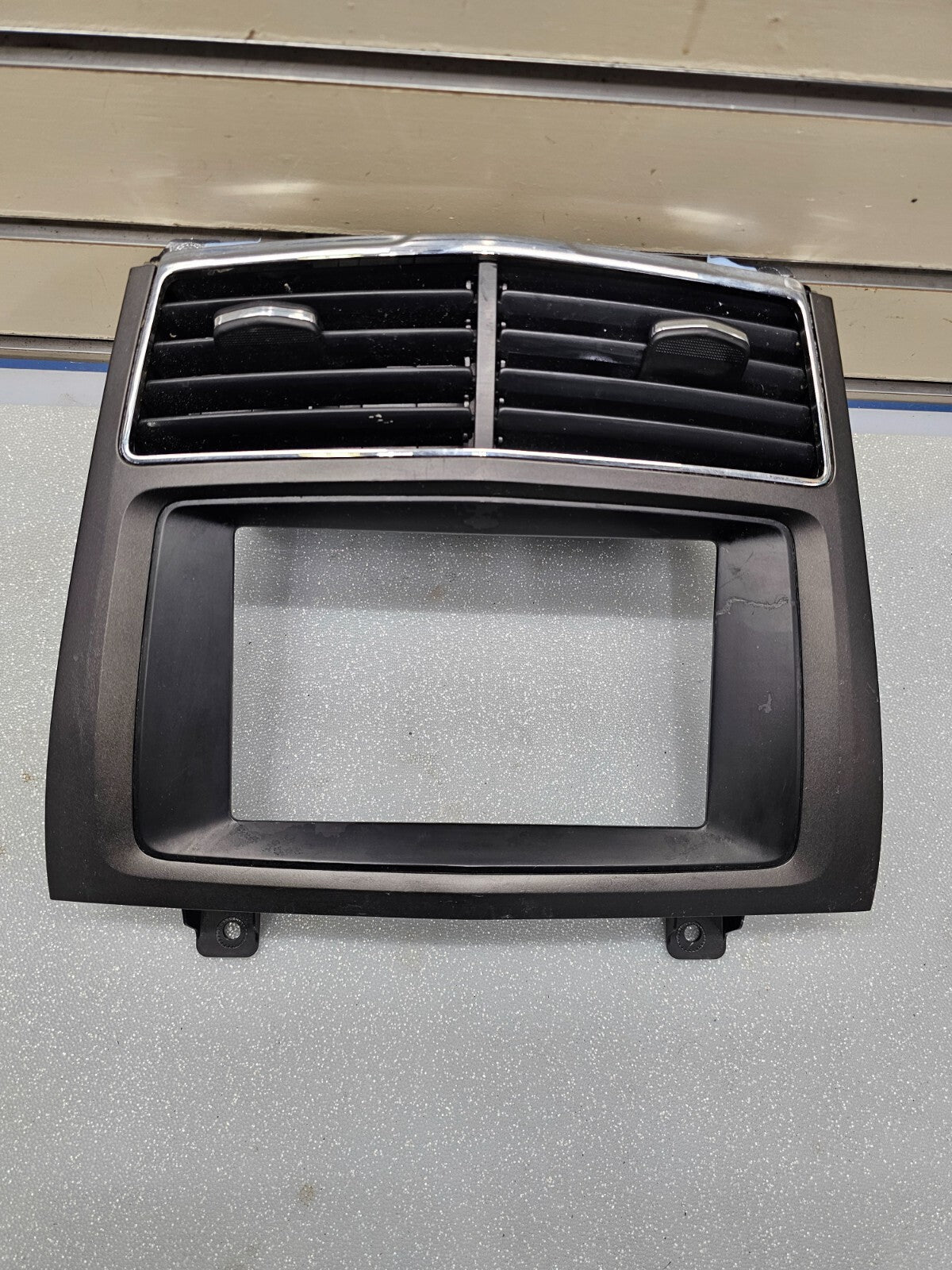 🔥2013 - 2019 Lincoln MKT Dash Navigation Trim Air Vent Bezel OEM DARK GRAY