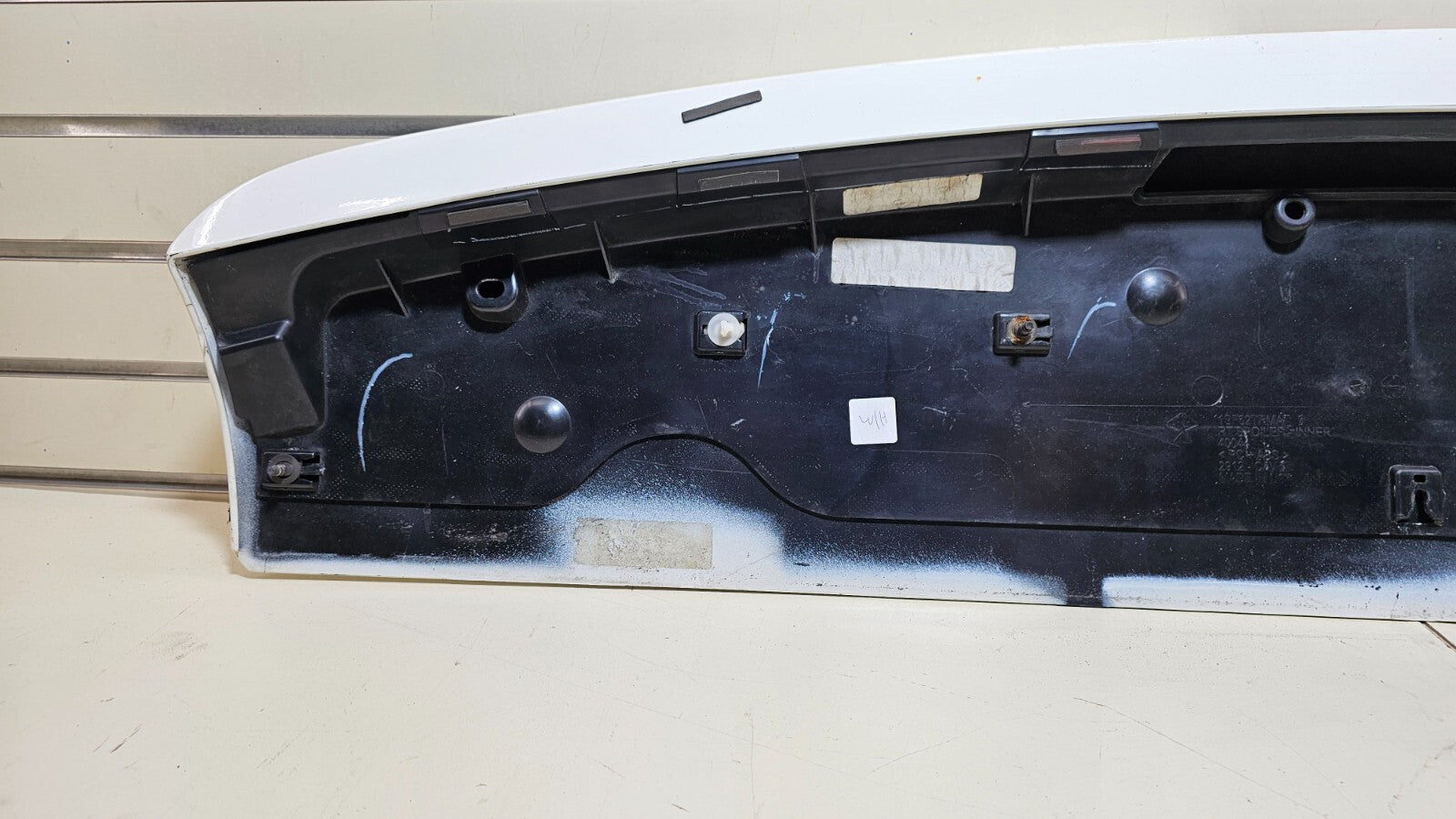 🔥11-20 Grand Caravan Rear Upper Hatch Spoiler Wing Mount Break Light White OEM