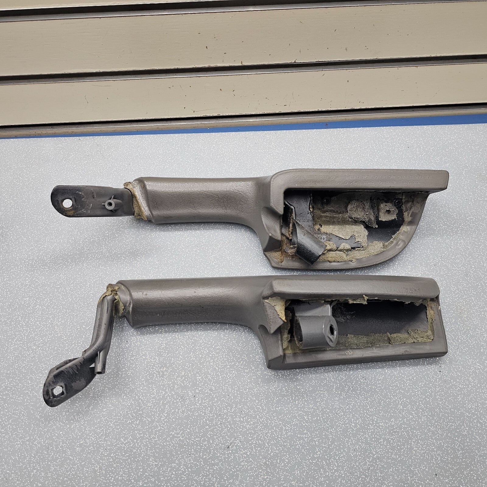 🔥02-09 TRAILBLAZER Door Panel ARMREST Pull Handle LEFT & RIGHT Set 2 GRAY H4