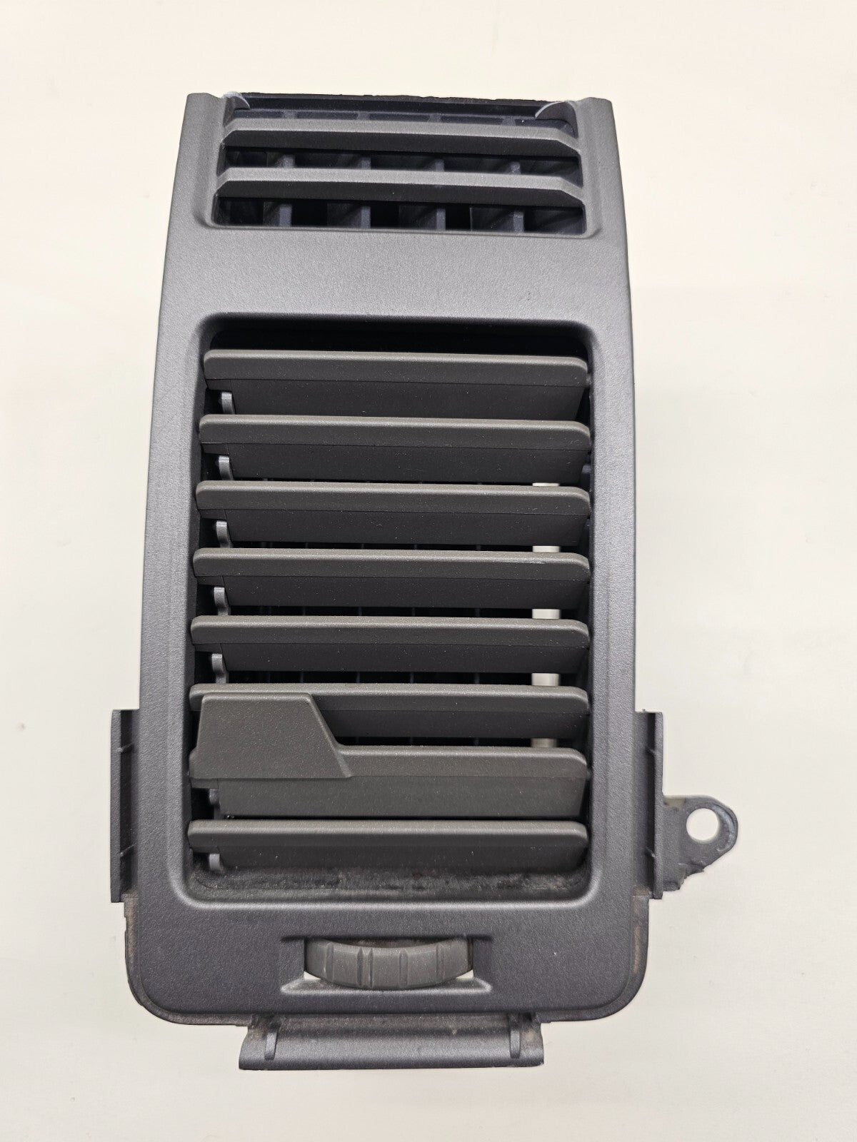 04-07 NISSAN TITAN ARMADA QX56 DASH FRONT CENTER RIGHT AIR VENT HEATER TRIM GRAY