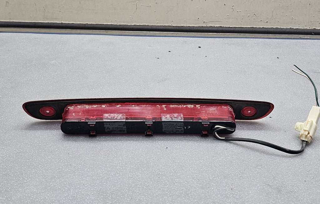 🔥04-10 Toyota Sienna Lift Gate High Mount LED 3rd Third Brake Light Assembly