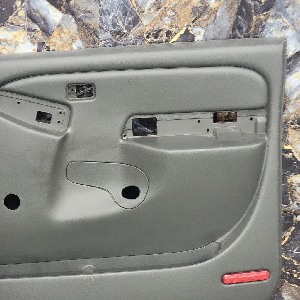 99-06 Silverado SIERRA Door Panel Front RIGHT Passenger No Arm DK GRAY manual D3