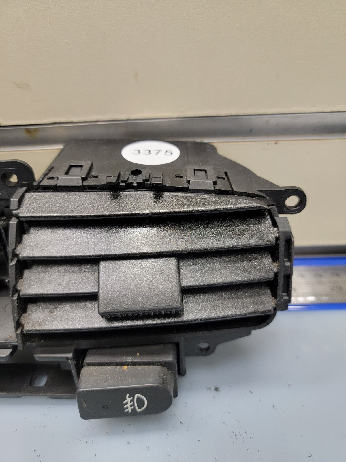 🔥05-06 Chevrolet Equinox Pontiac Torrent Front Dash Hazard AC Air Vent Grill