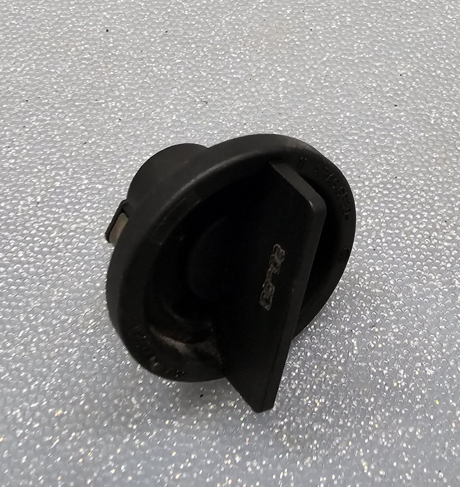 05-10 VW Jetta Rabbit MK5 Headlight Head Lamp Turn Signal Bulb Holder Socket OEM