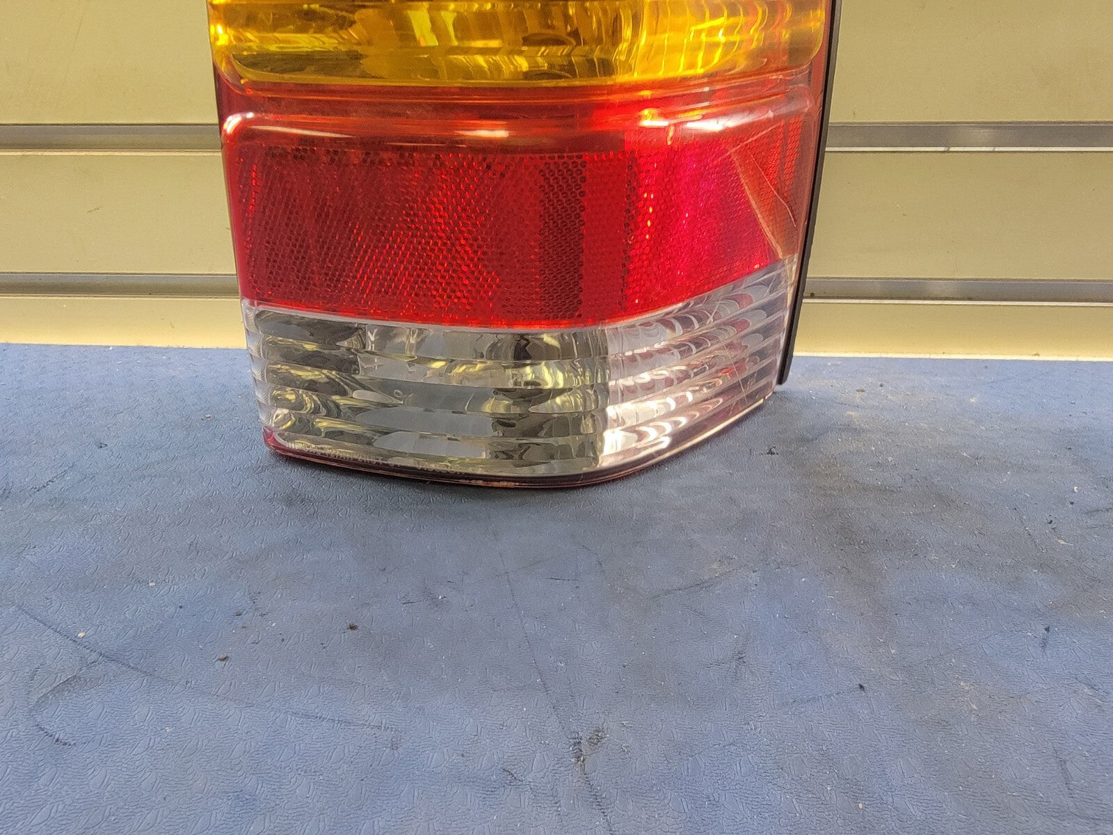 🔥01-07 Ford Escape Rear left driver Side Tail Light Lamp Assembly Chrome OEM