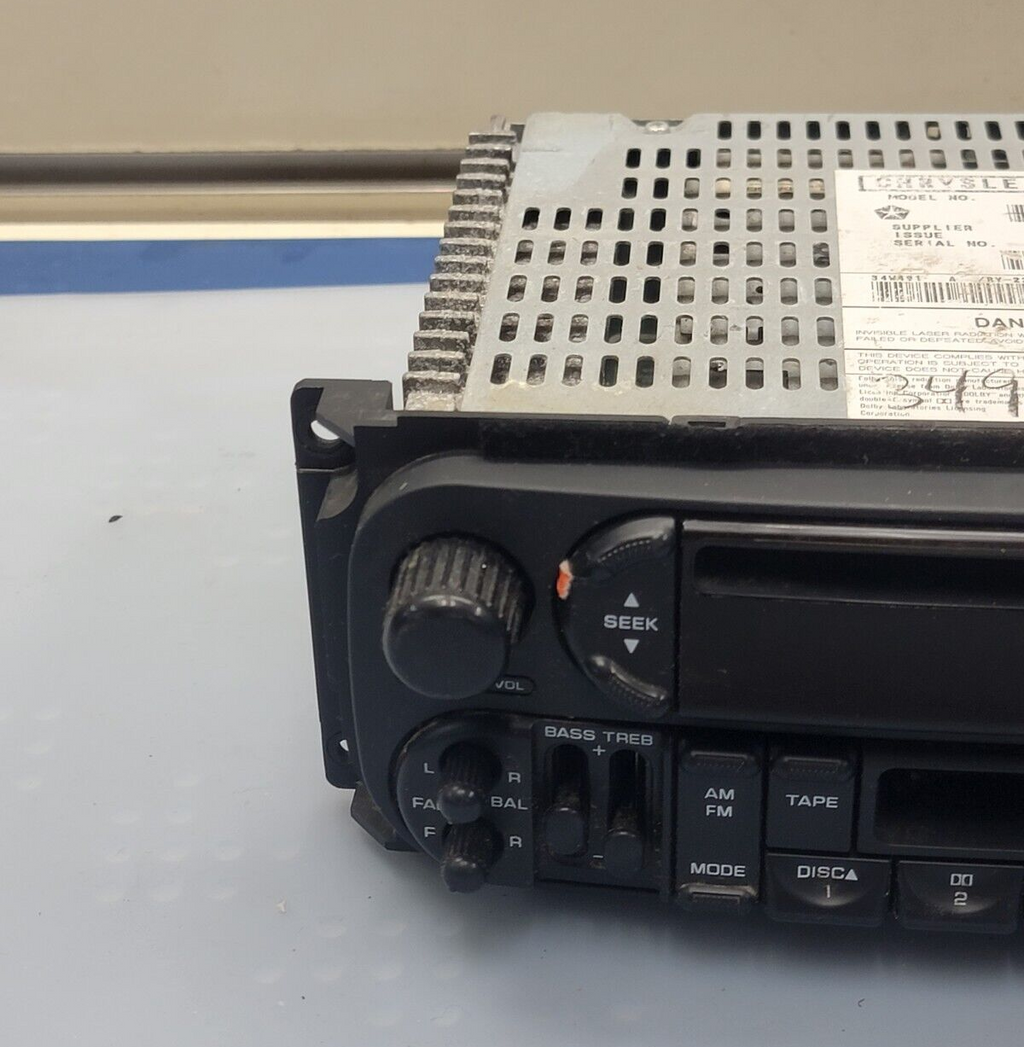 02-07 Dodge Caravan Jeep Chrysler Raz Radio CD Player & Cassette Tape AM FM