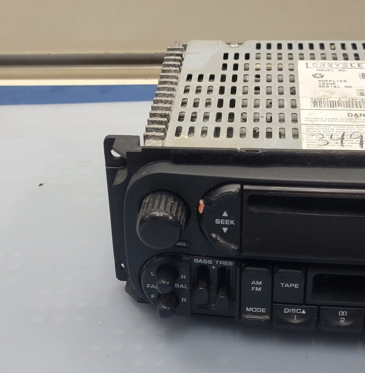 02-07 Dodge Caravan Jeep Chrysler Raz Radio CD Player & Cassette Tape AM FM