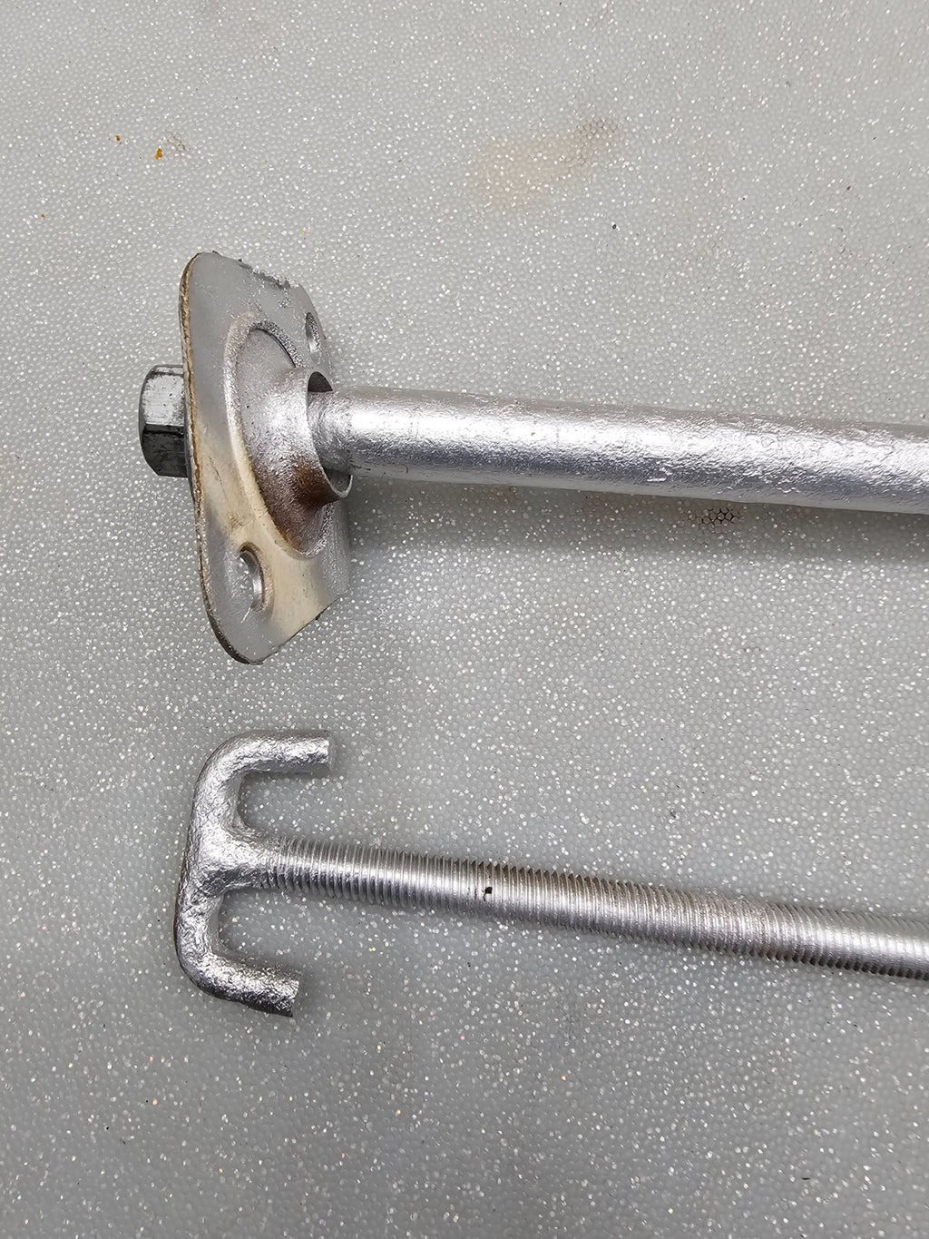 01-10 Chrysler PT Cruiser Spare Tire Screw Bolt Hanger Hook Cover Assembly Mopar