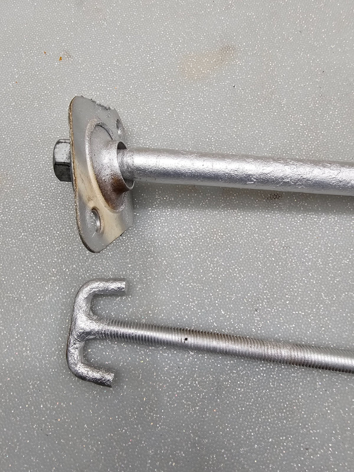 01-10 Chrysler PT Cruiser Spare Tire Screw Bolt Hanger Hook Cover Assembly Mopar