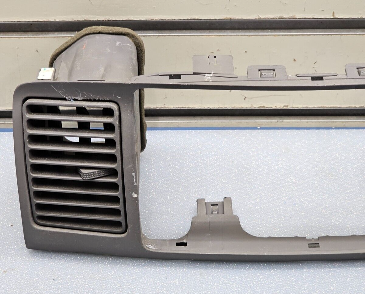🔥03-08 COROLLA CENTER DASH AM FM RADIO STEREO BEZEL TRIM PANEL OEM GRAY B28