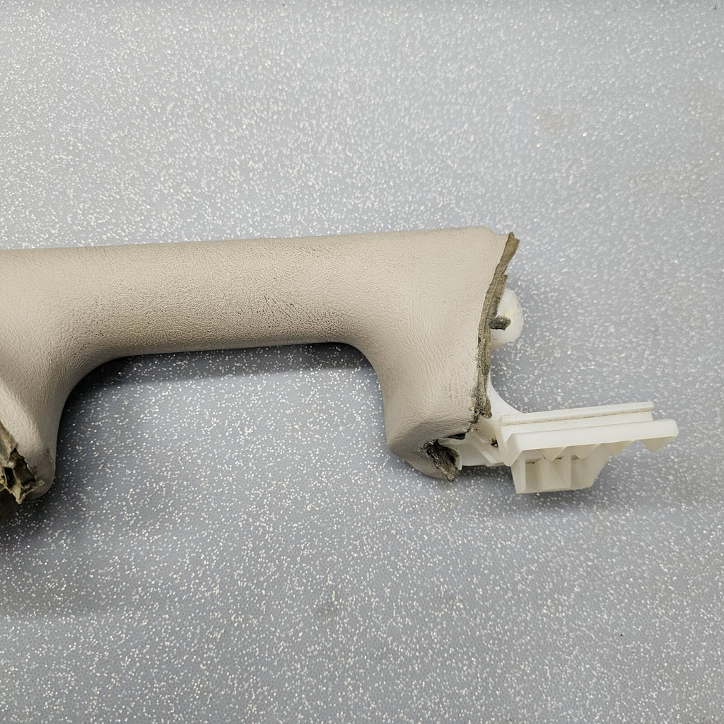 03-06 Chevrolet GMC Silverado Tahoe Front LEFT Door Armrest Handle Light Tan H2