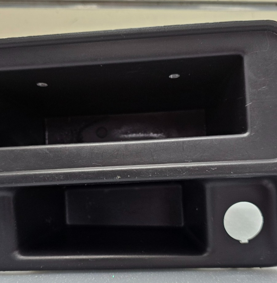 🔥03-06 SILVERADO SIERRA CENTER CONSOLE STORAGE BEZEL ASH TRAY ASSEMBLY BLACK
