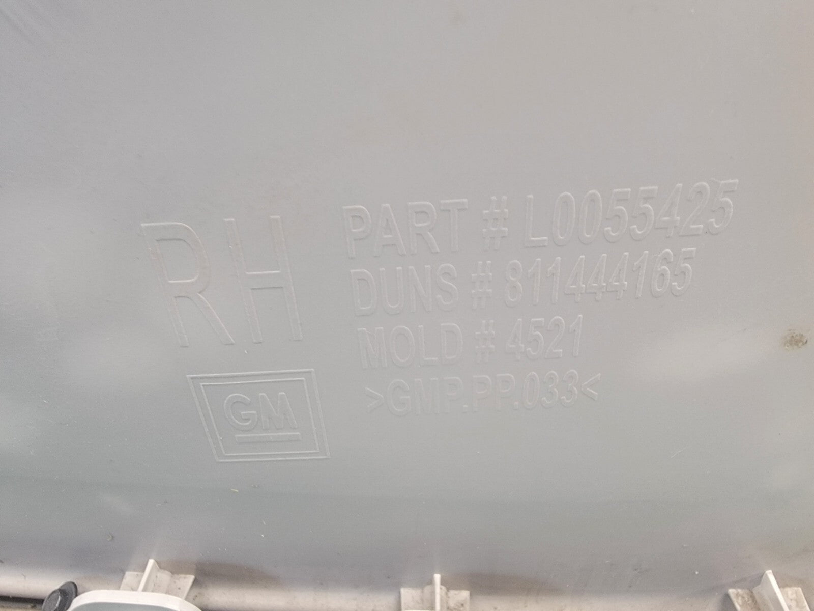 07-09 Chevy Suburban GMC Yukon Passenger Front Door Trim Panel LT Gray Auto D15