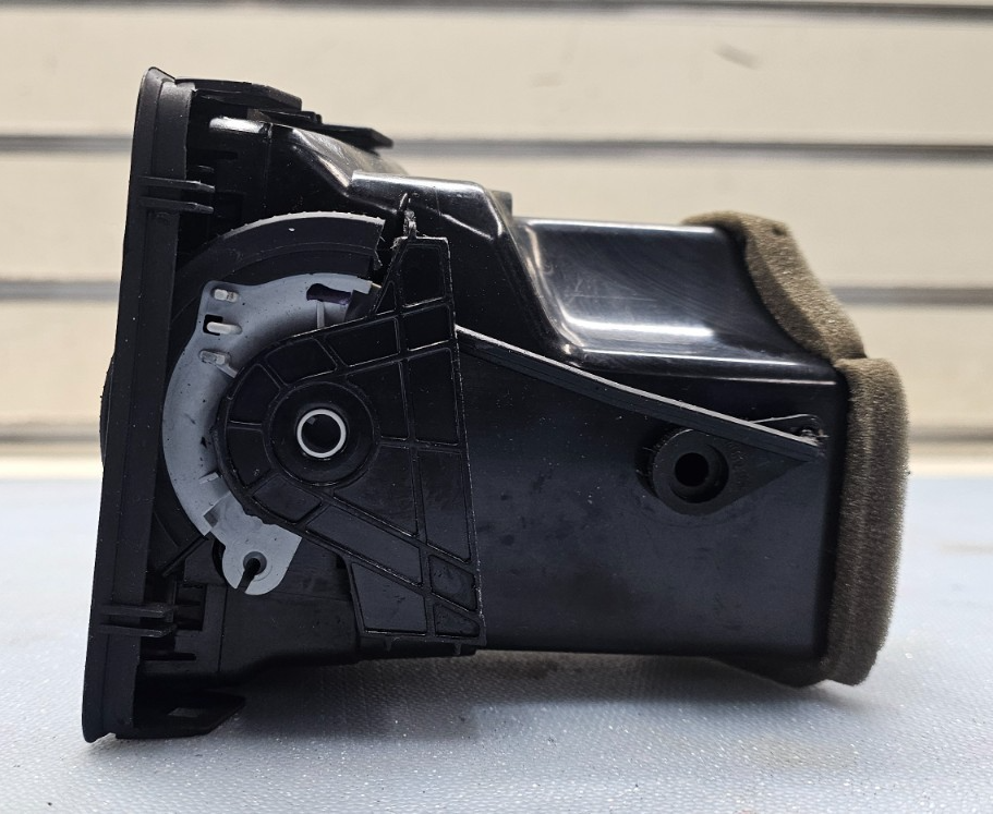🔥05-10 VOLKSWAGEN JETTA FRONT CENTER DASH RIGHT PASSENGER AIR VENT HEATER BLACK