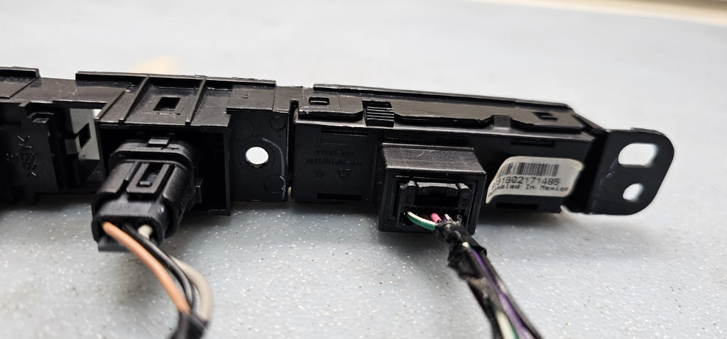 🔥06-24 Acadia Savana Sierra Hazard Light Control Switch Restraint Module PANEL