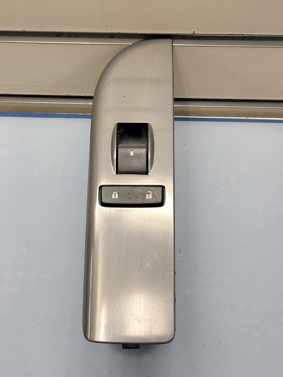 🔥2010-2013 Chevy Tahoe Yukon Passenger Right Side Window Switch Silver