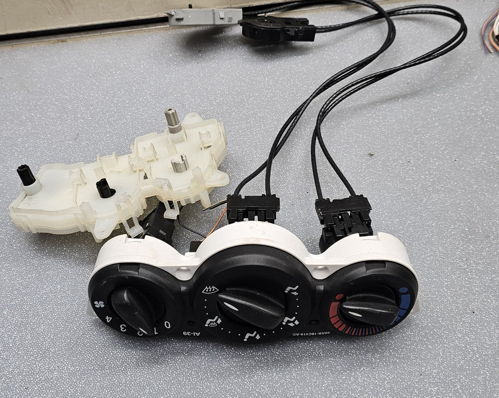 🔥00-07 Ford Focus Dash A/C Heater Climate Control Temperature W/Cables Actuator
