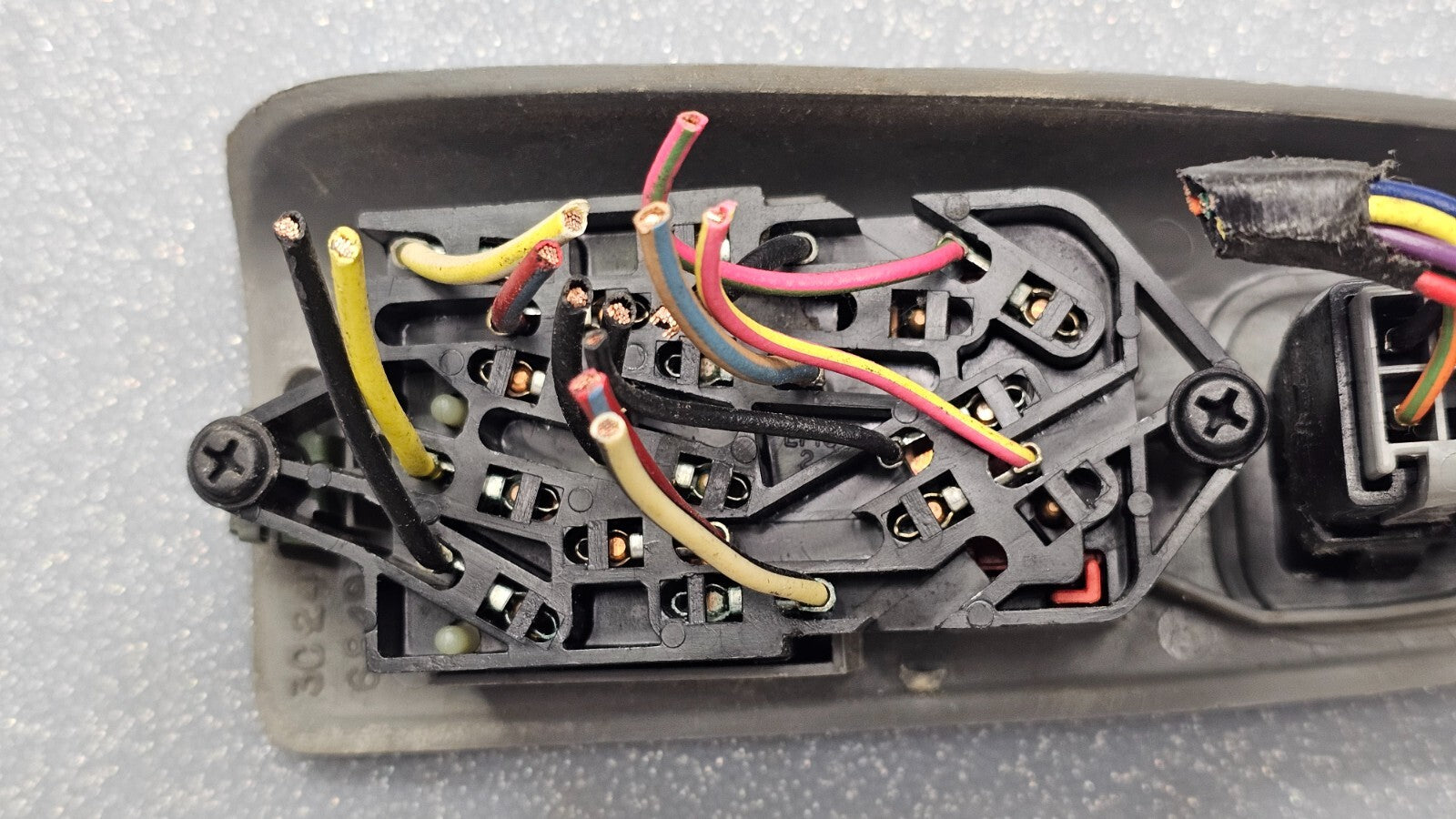 03-08 Ford  E150 E250 E350 Left Driver Door Mirror Window Power Lock Switch Gray
