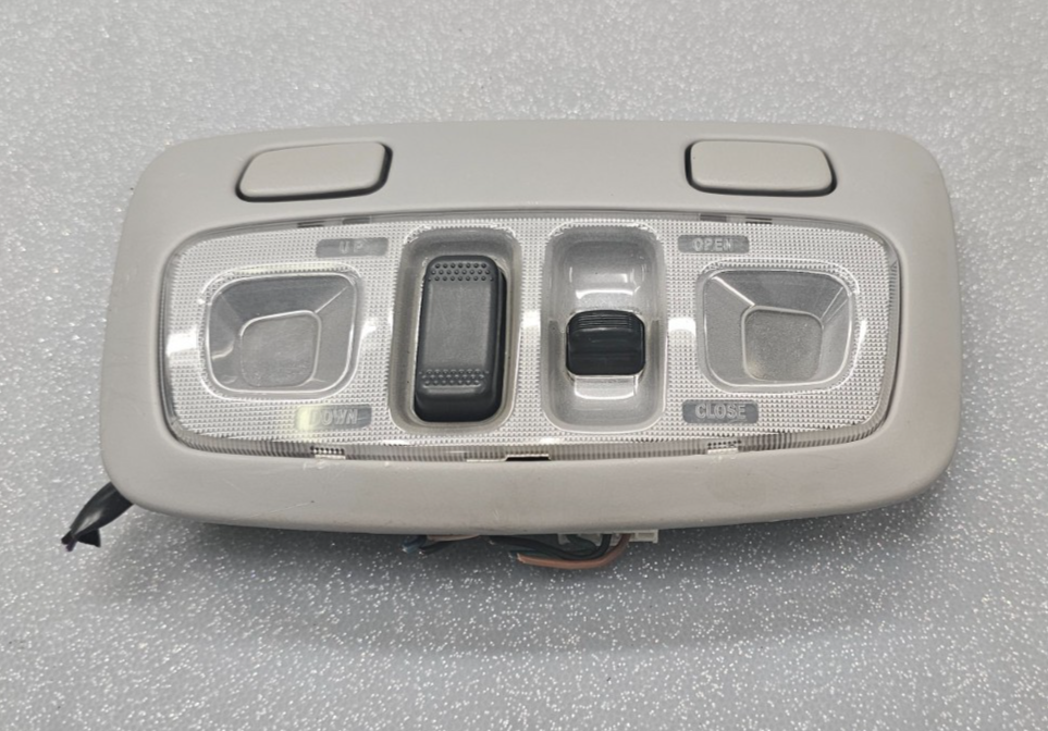 00-04 Legacy/Outback Overhead Front Center Dome Light Lamp Sunroof Assembly Gray