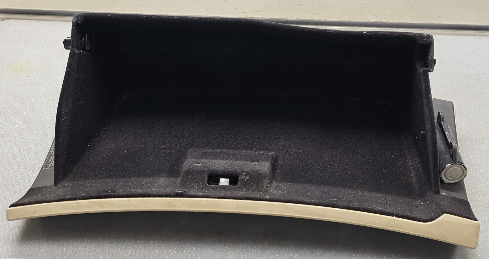 04-08 Solara Dash Glove Box Storage Compartment Instrument Panel Assembly Tan