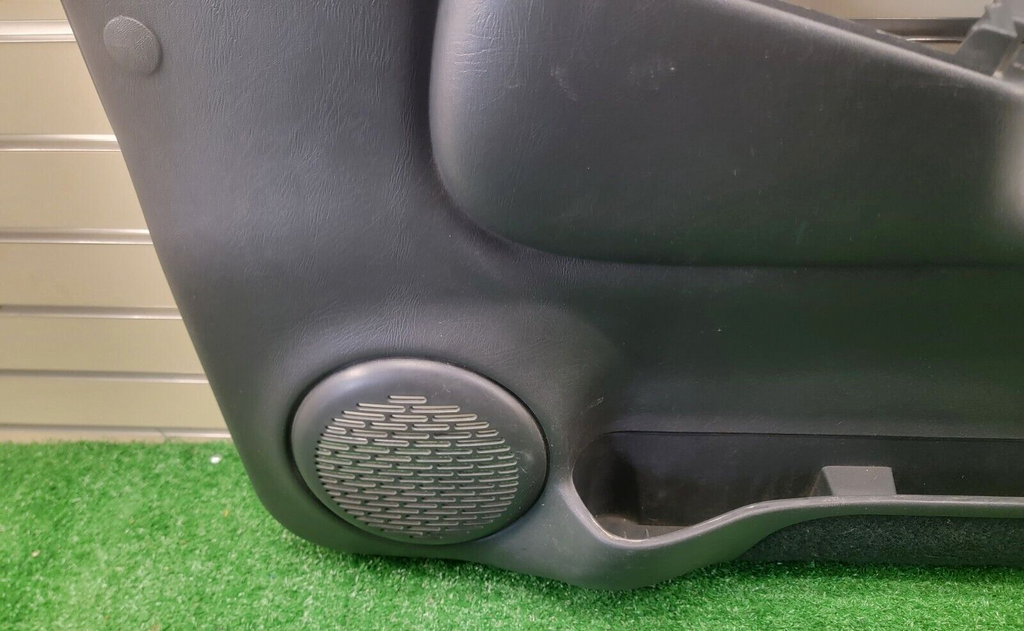 98-04 Chevy Blazer Jimmy GMC Sonoma Front Door Panel Passenger Dark Gray