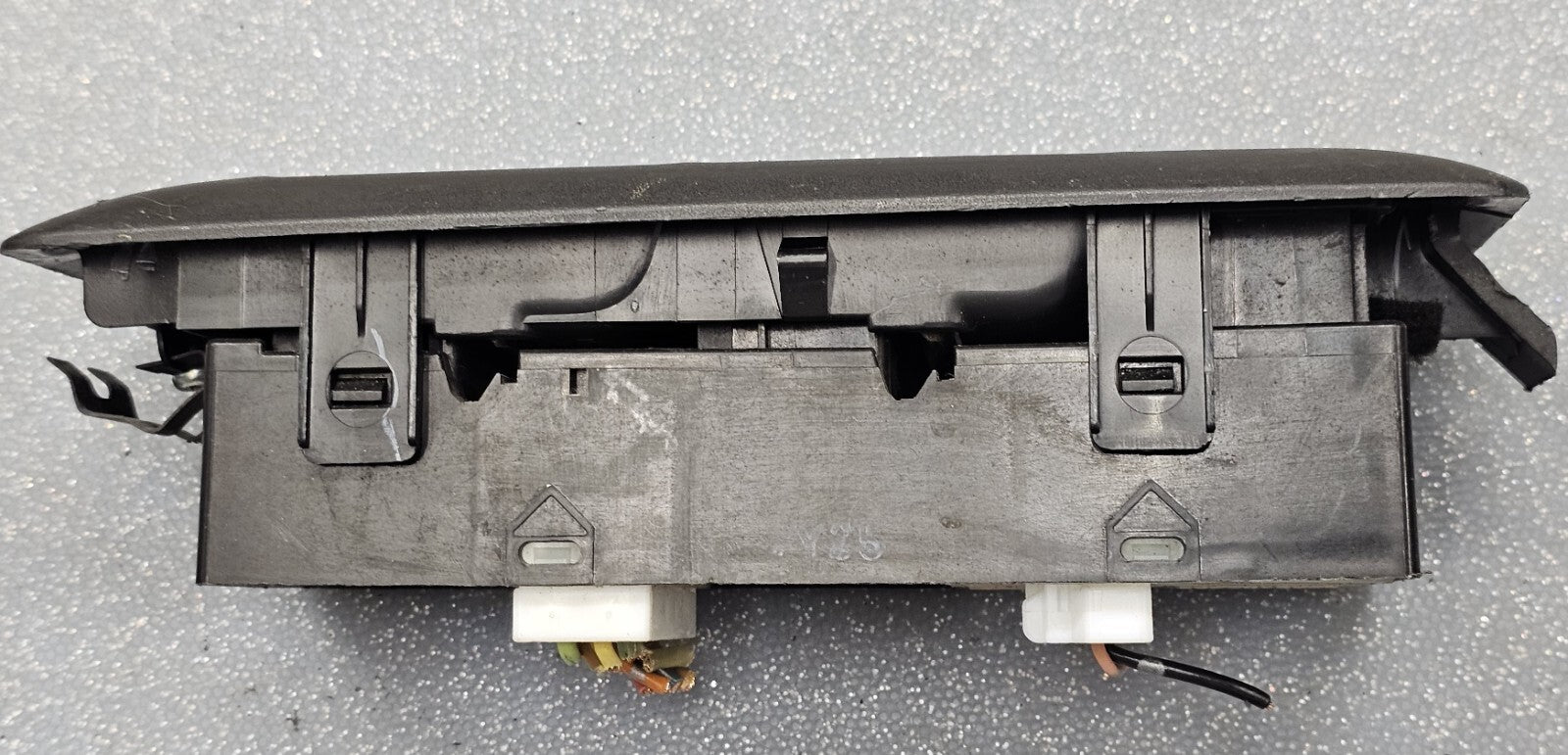 11-15 NISSAN ROGUE FRONT LEFT DRIVER MASTER POWER WINDOW SWITCH ASSEMBLY BLACK