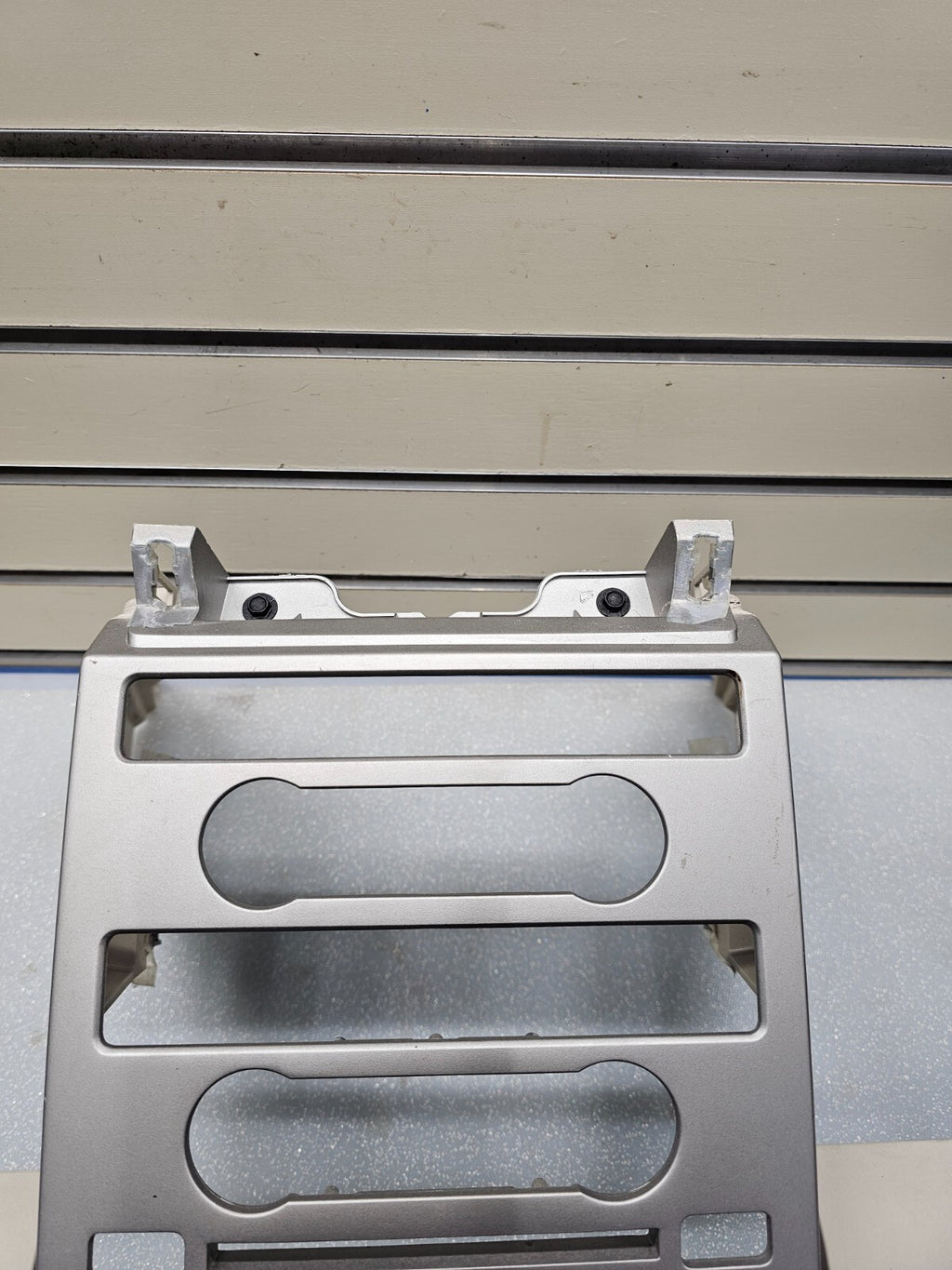 🔥09-12 FORD FLEX FRONT CENTER DASH RADIO A/C CLIMATE BEZEL TRIM OEM SILVER/TAN