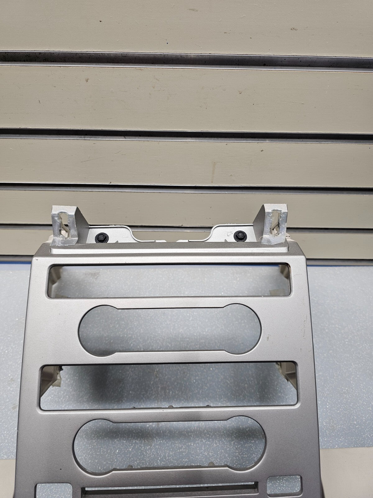 🔥09-12 FORD FLEX FRONT CENTER DASH RADIO A/C CLIMATE BEZEL TRIM OEM SILVER/TAN