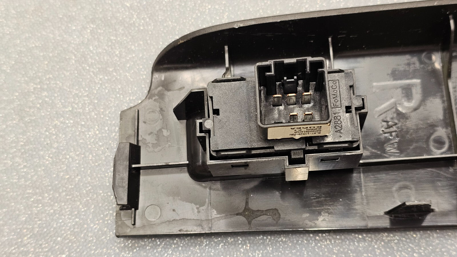 08-12 Escape Focus Front Right Passenger Door Power Window Switch Assembly Black