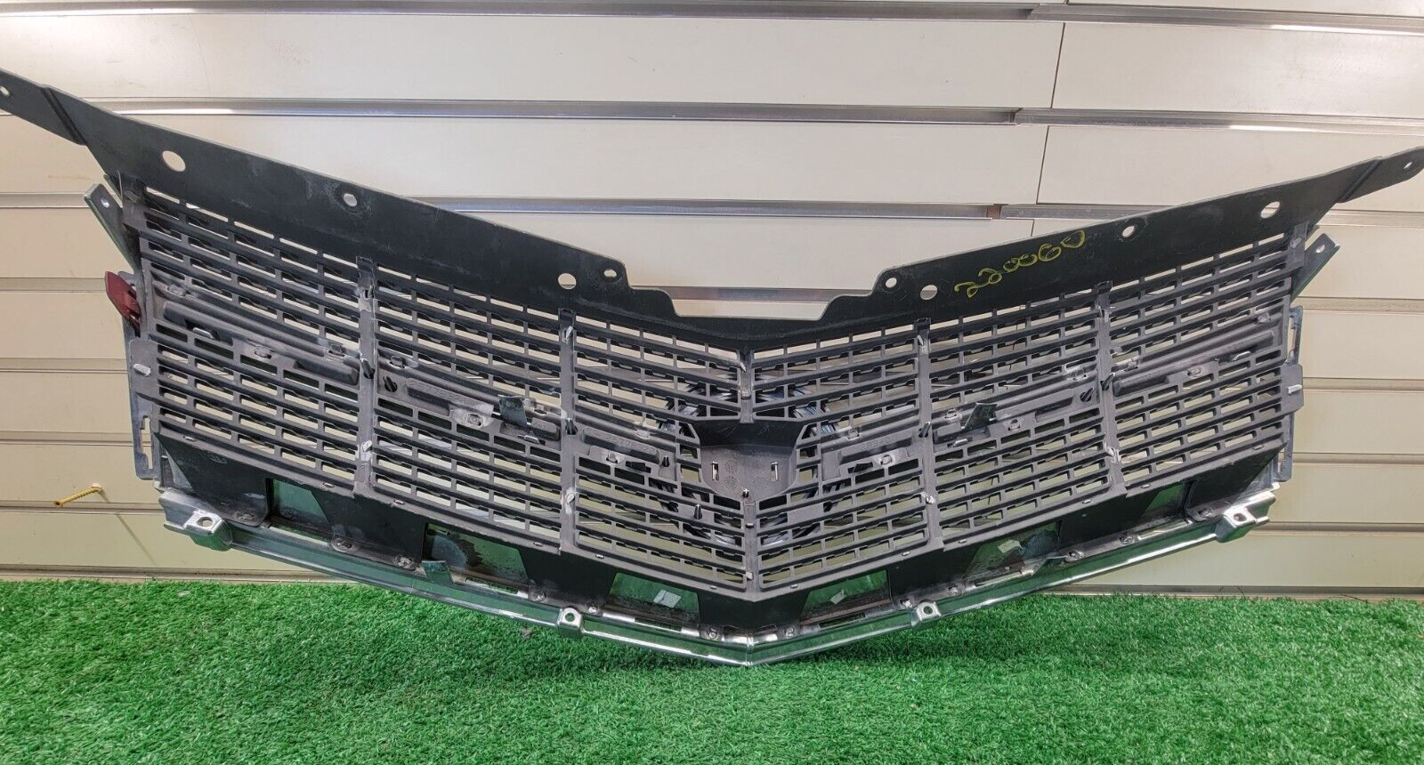 🔥2010-2012 CADILLAC SRX GRILLE WITH EMBLEM ASSEMBLY CHROME OEM