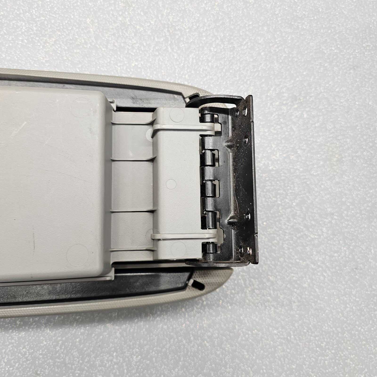 🔥07-10 Chrysler Sebring Center Console Lid Armrest Storage Assembly Top LT Gray