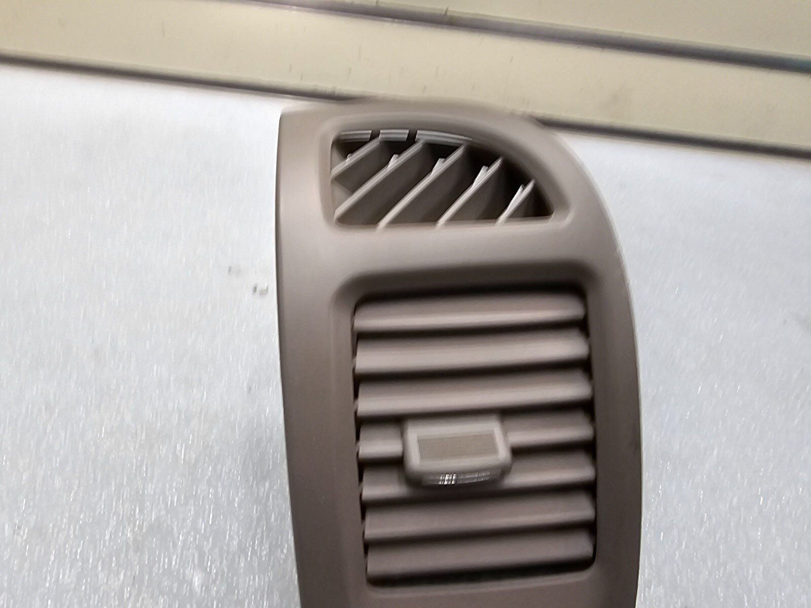 🔥06-12 Kia Sedona Front Left Driver Dash A/C Air Vent Heater Assembly TAN OEM