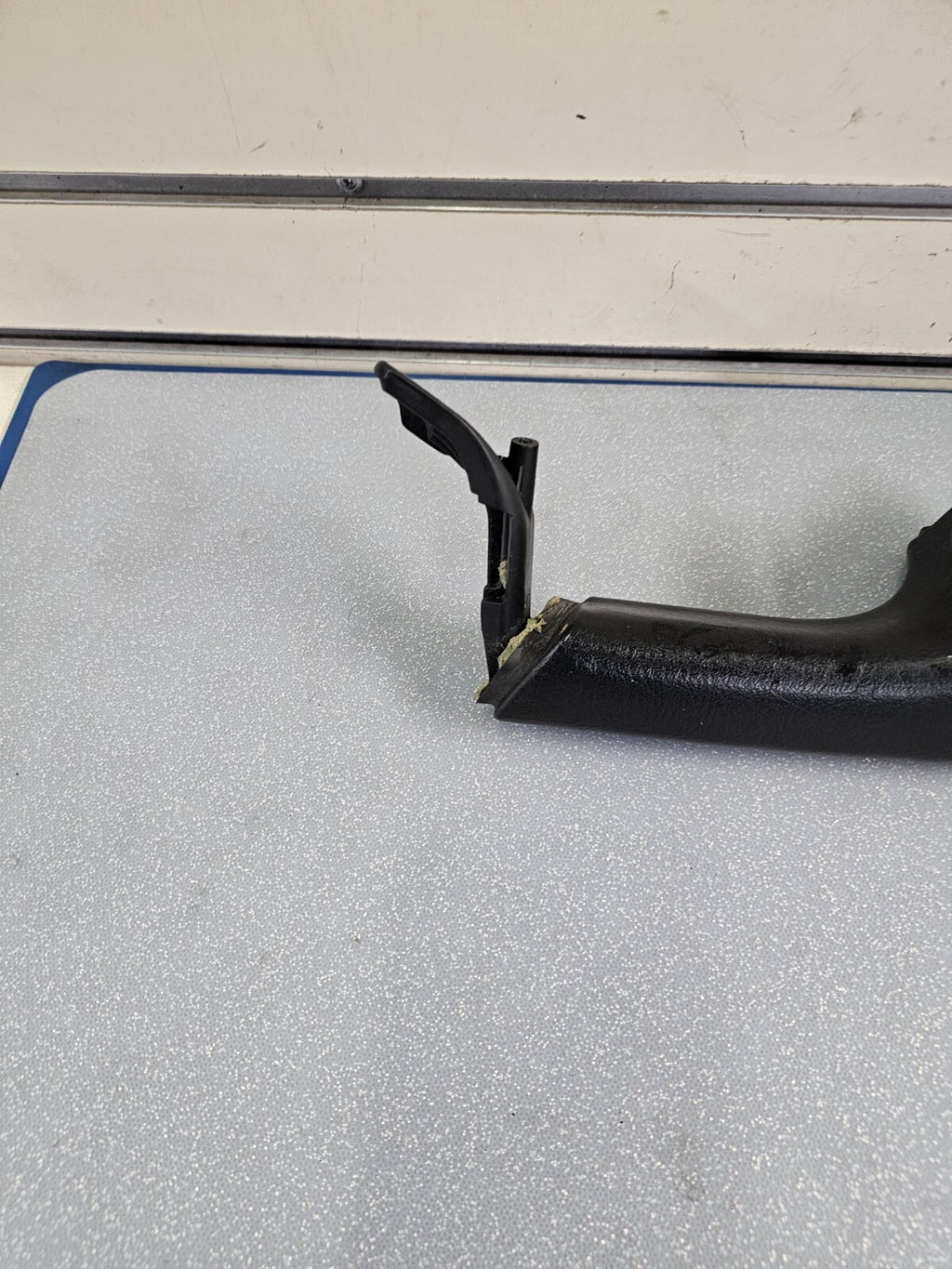 🔥02-09 TRAILBLAZER Door Panel ARMREST Pull Handle FrontRIGHT Passenger BLACK H4