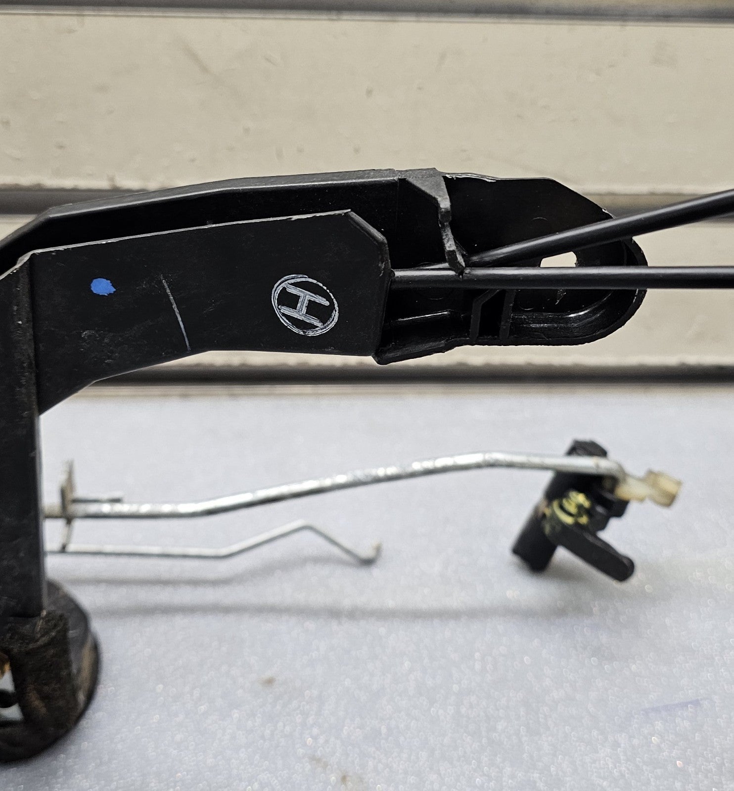 🔥 01-05 Toyota RAV4 Front Passenger RH Door Latch Lock Actuator OEM