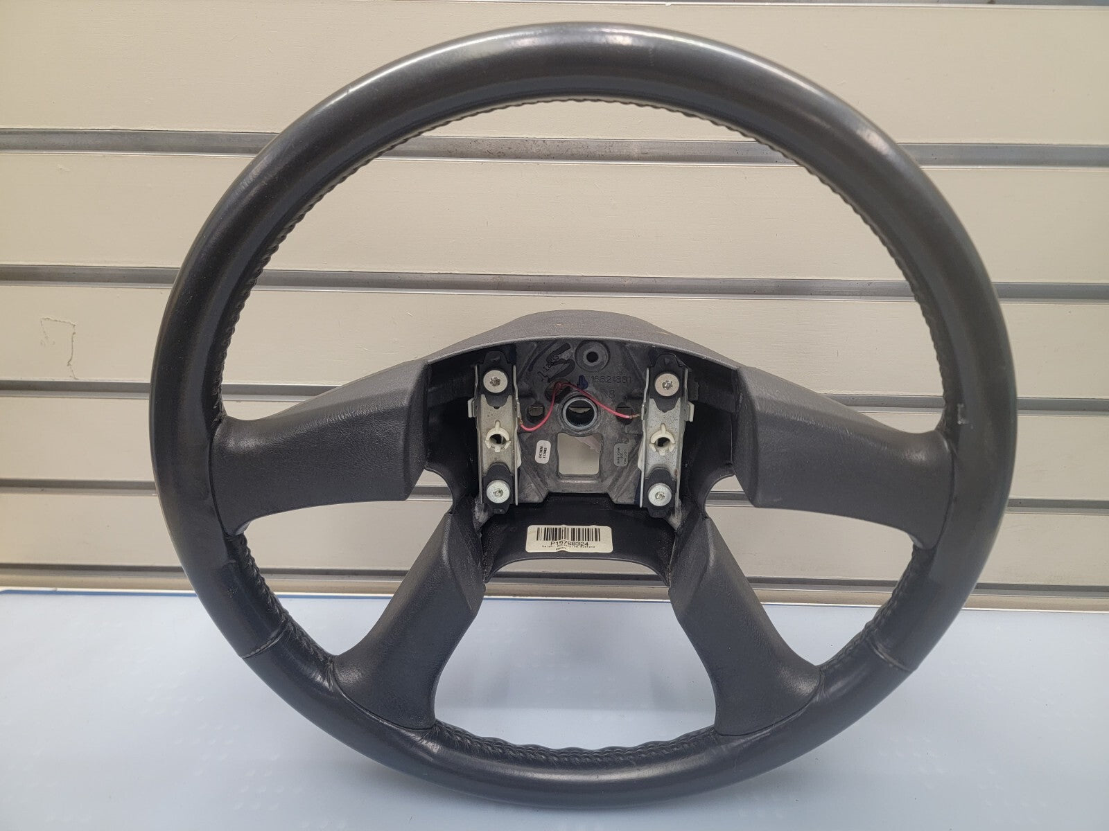 02-09 Trailblazer Envoy03-06 SILVERADO SIERRA YUKON STEERING WHEEL LEATHER BLACK