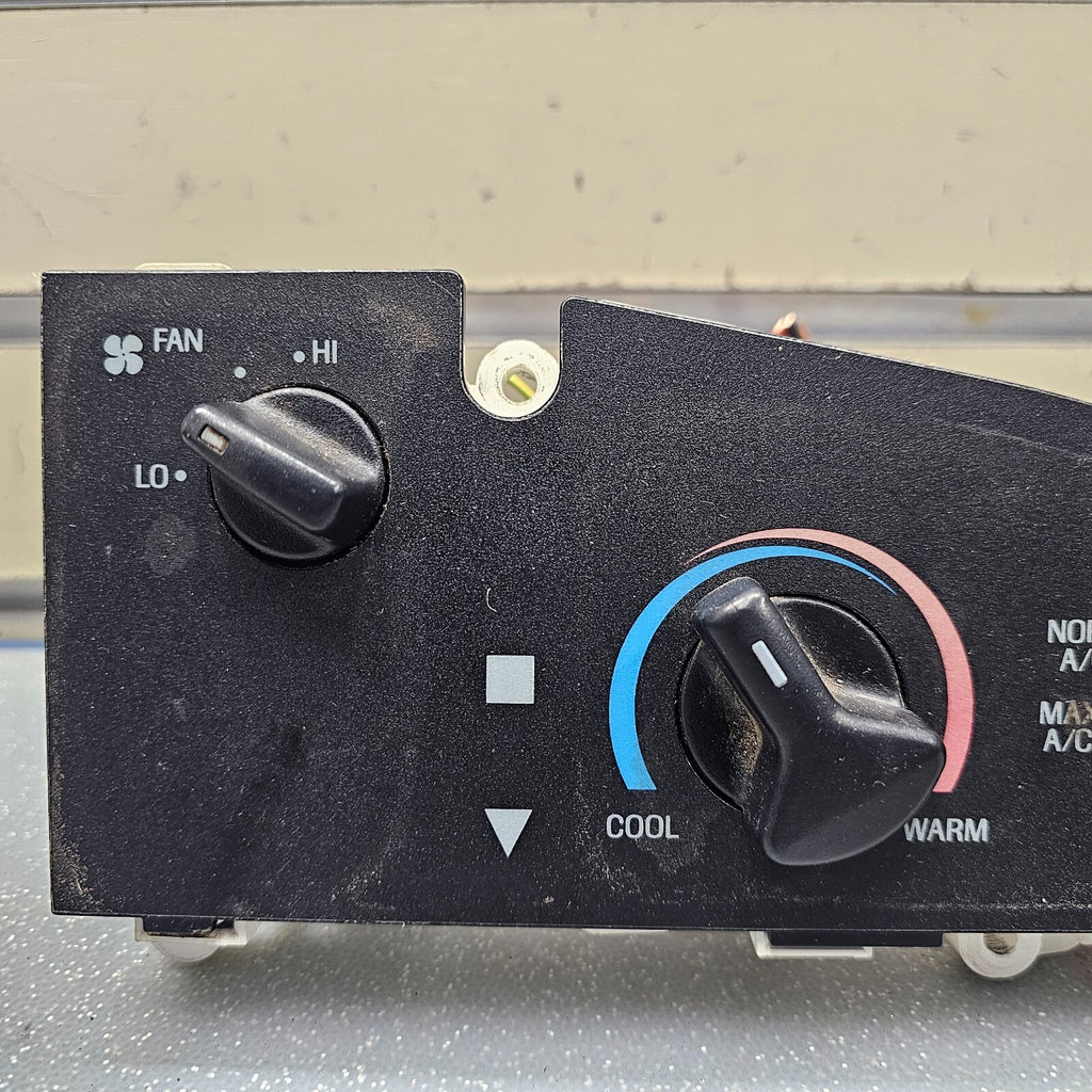 97-03 Ford Econoline E150 Dash AC Heater Temperature Climate Control Conditioner