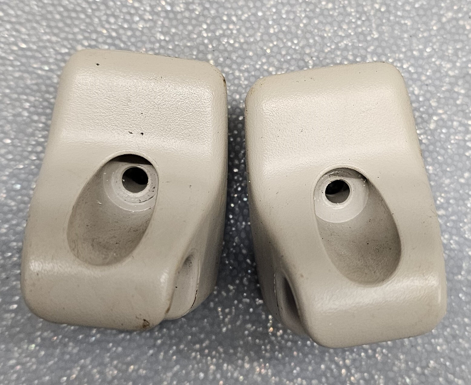 🔥04-12 CHEVY COLORADO GMC CANYON FRONT LEFT RIGHT SUN VISOR CLIPS SET PAIR OEM
